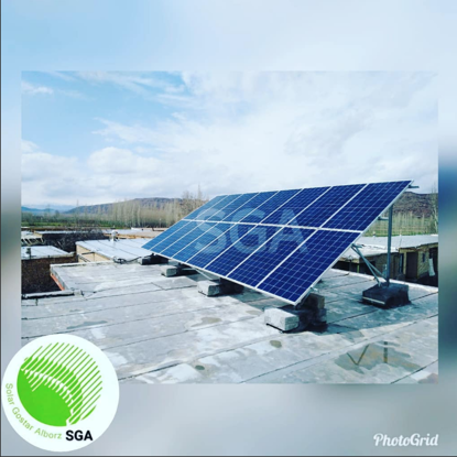 تصویر  اجرای ۱۱ سامانه نیروگاه خورشیدی متصل به شبکه با ظرفیت ۵ کیلوات کمیته امداد استان آذربایجان غربی